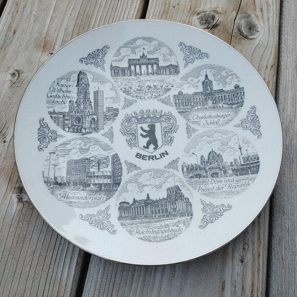 Vintage BERLIN Collector Plate Black and White Qualitat Bavaria Porcelain Muller - Picture 2 of 4